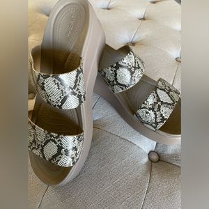 CROCS Platform Sandals